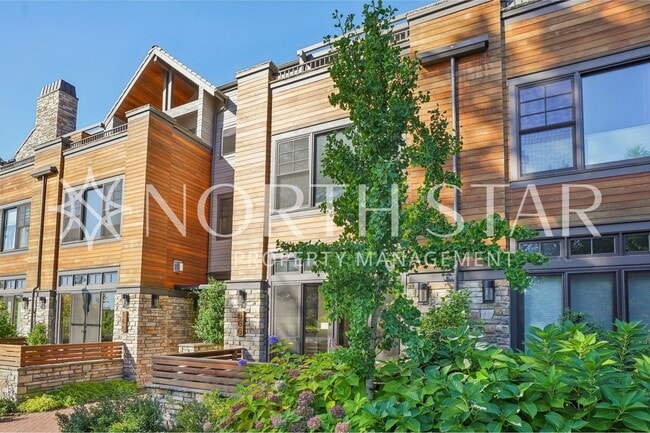 Photo - Luxury Living in the Heart of Lake Oswego: Stylish 3-Story Townhouse