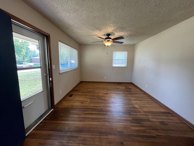 Photo - 1001 E 5th Ave