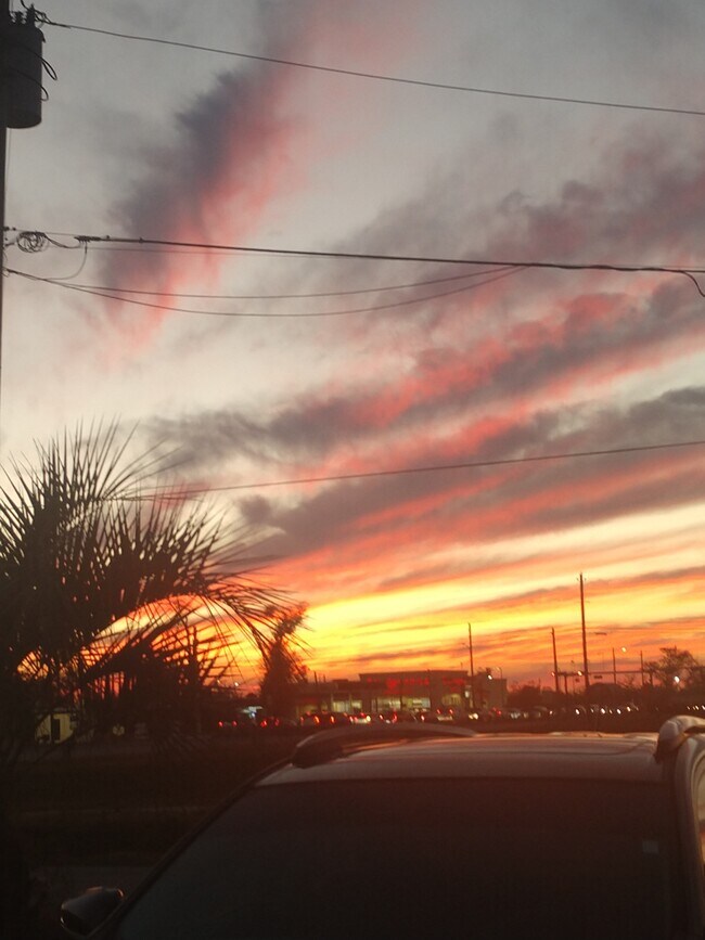 Pocos desde el balcón - 2510 W 9th St Unidad 2510  D