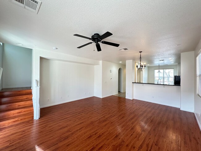 Photo - MESA MTNS EDGE POD 212& VALLA