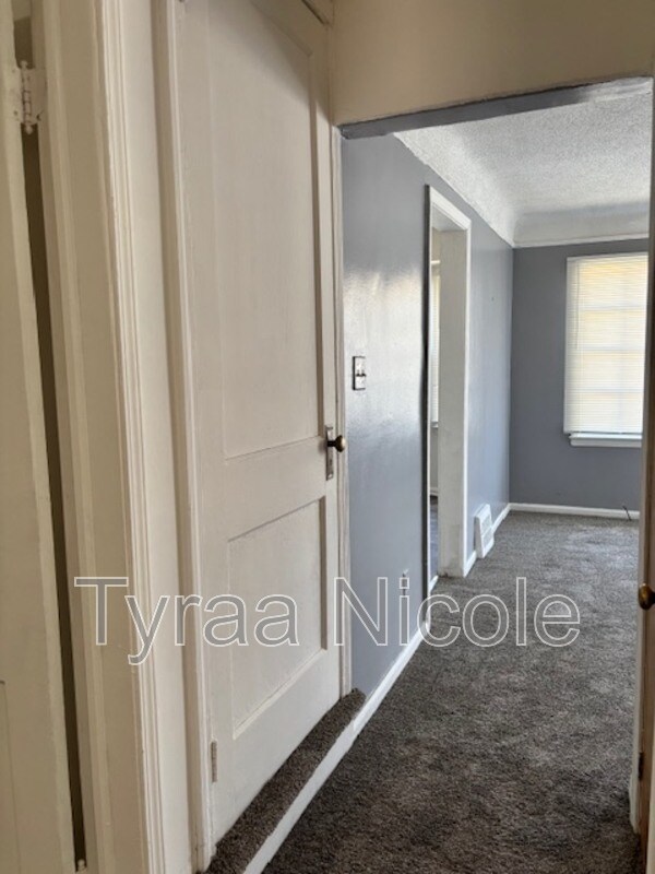 Photo - 22241 Lyndon St