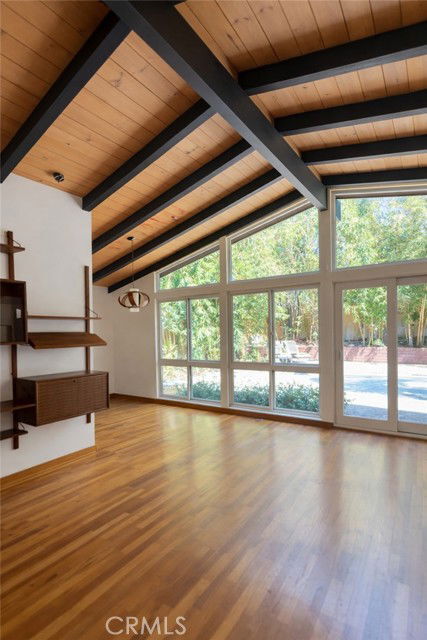 Photo - 16439 Kingsbury St