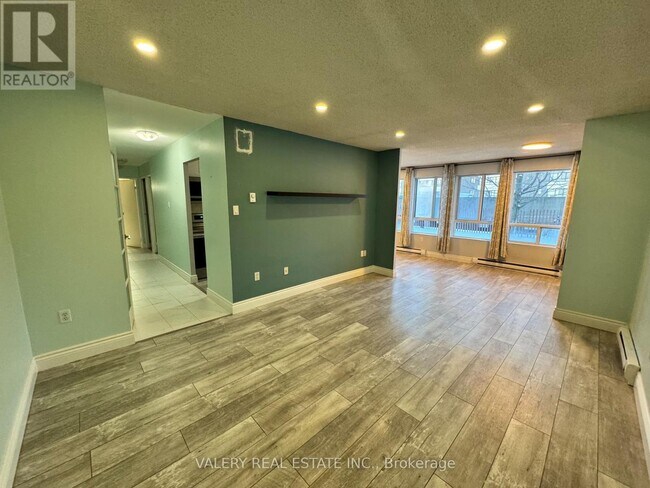 Photo - 65 Highland Crescent Unit 106