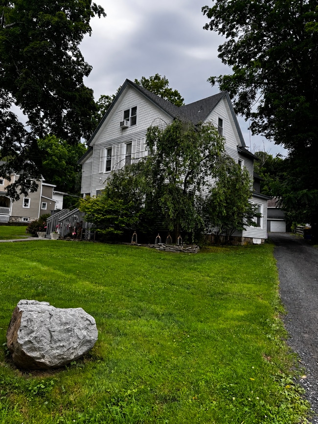 Building Photo - 7 Brighton Ave Unit 7A Brighton Ave.