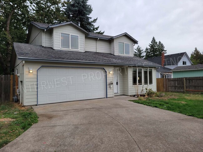 Building Photo - SE Portland Home on A Cul-De-Sac with Gara...