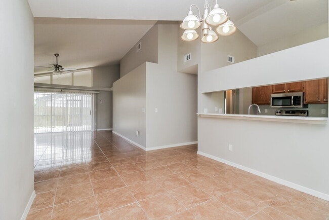 623 Weybridge Ct