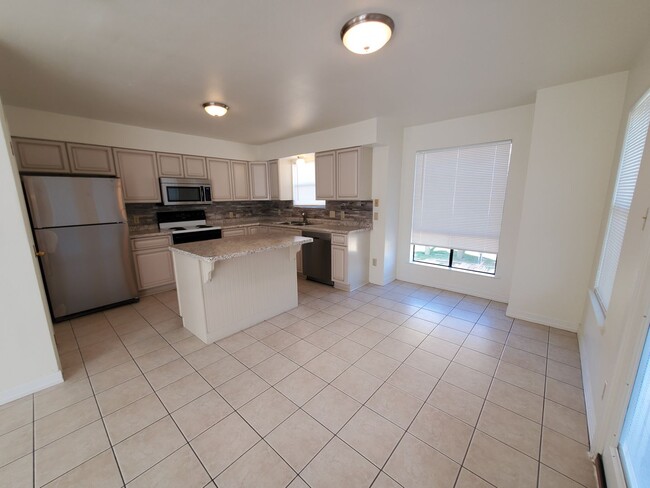 Photo - Fenced Jamaica Beach 3/2/1 Tri-level Home