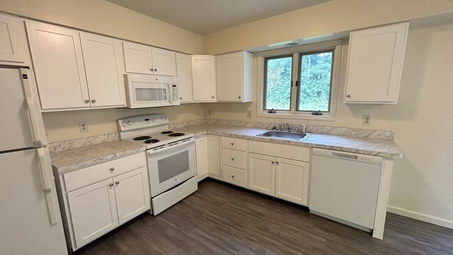Photo - 245 Mercer Ave