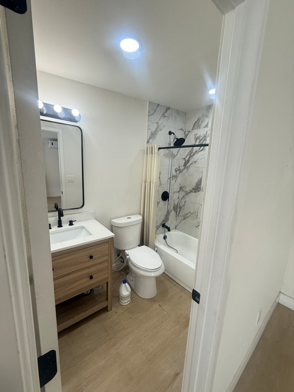 Photo - 2077 Belle St