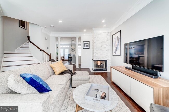 Photo - 947 Harrison Cir