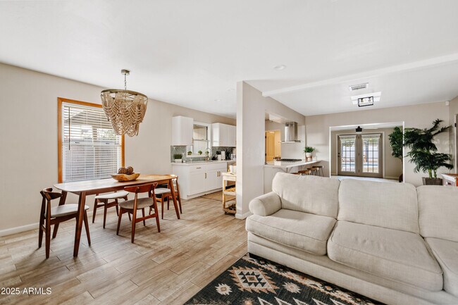 Photo - 2722 E Virginia Ave