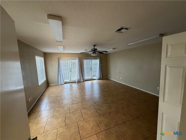 Photo - 2207 Waterfall Dr