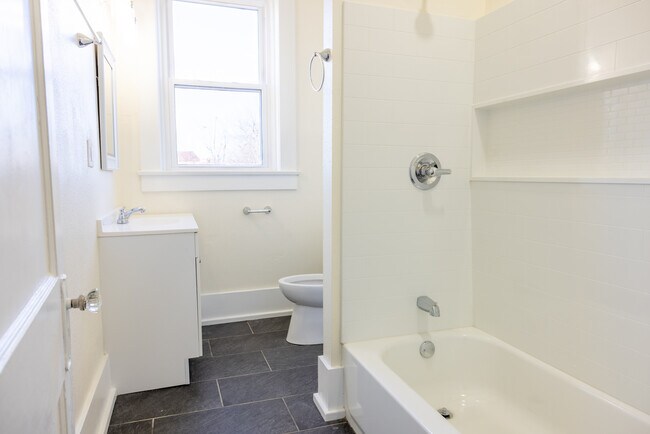 Photo - 537 Denison St Unidad 535 12