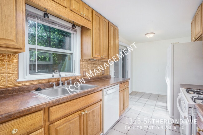 Photo - 1315 Sutherland Ave