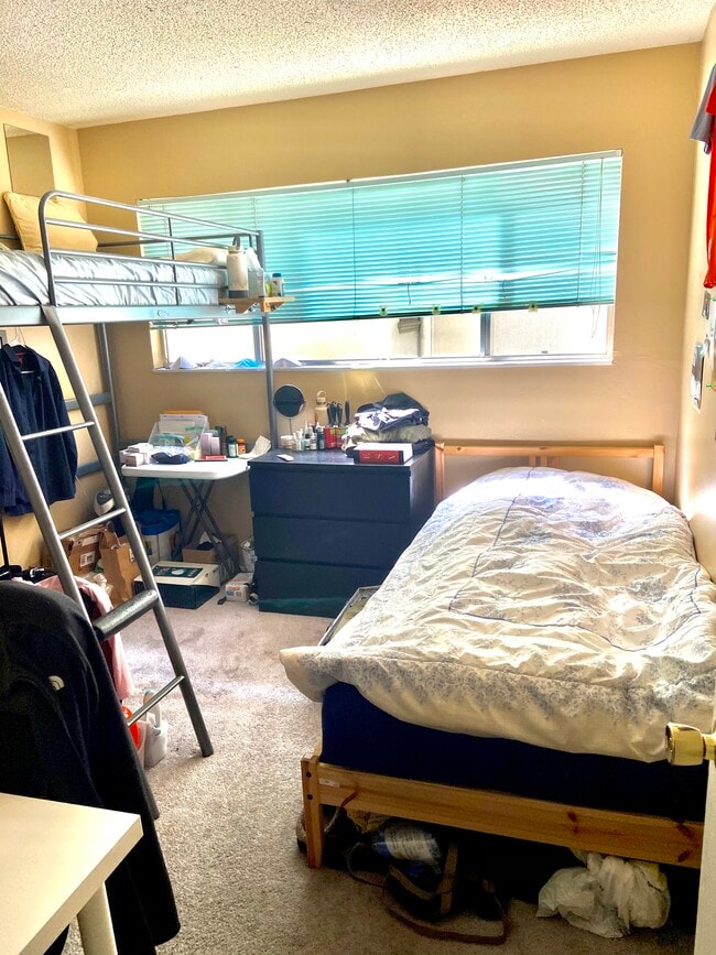 Two person bedroom. - 2614 Warring Street Unit 5