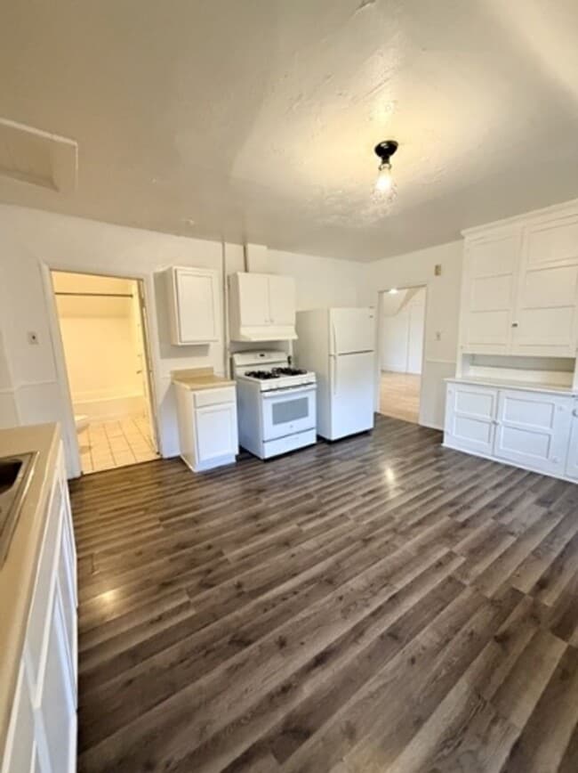 Photo - 611 N Broadway Unit A - Upper