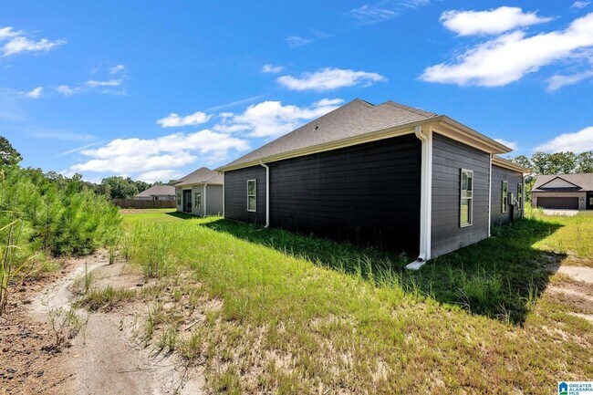 559 Troubadour Ln
