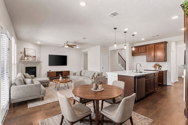 3850 Chapman Bluff Dr
