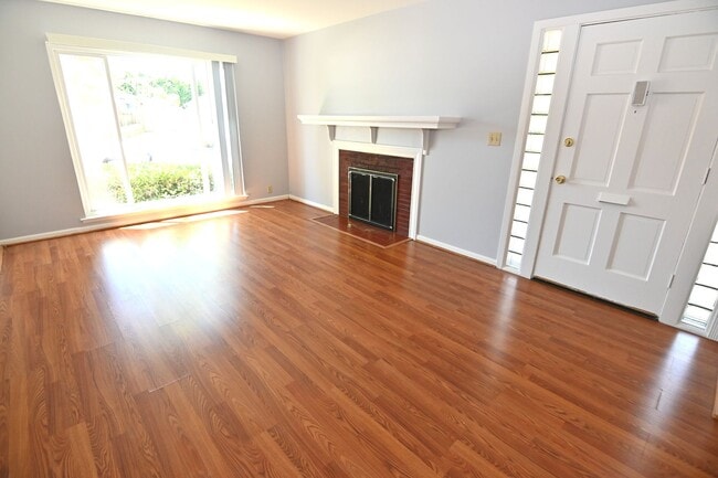 Photo - 2466 Beechwood Ave