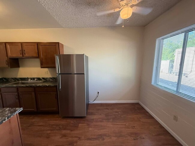 Photo - 1518 E Hedrick Dr
