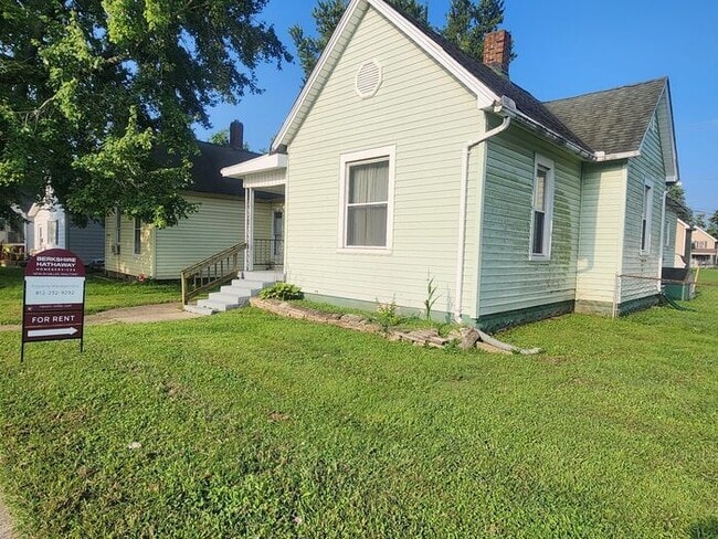 Building Photo - 3 Bedroom on the Southside Of Town Rental