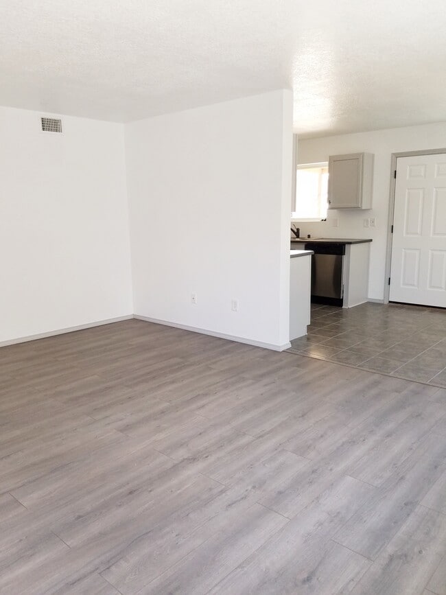 Photo - Beautiful 3 bedroom 2 bath in SW