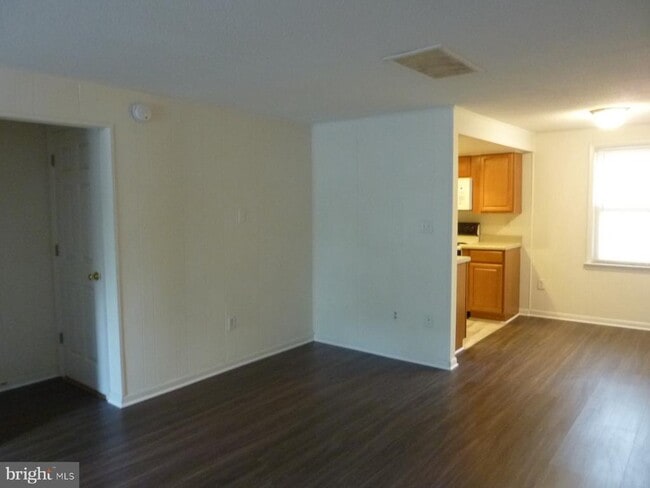 Photo - 809 Logan St