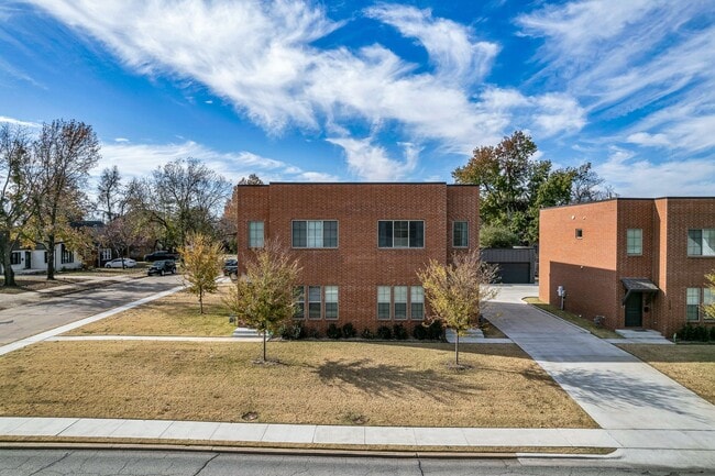 Building Photo - P.57 Kode Properties, LLC 1236-1238 Unit 1238