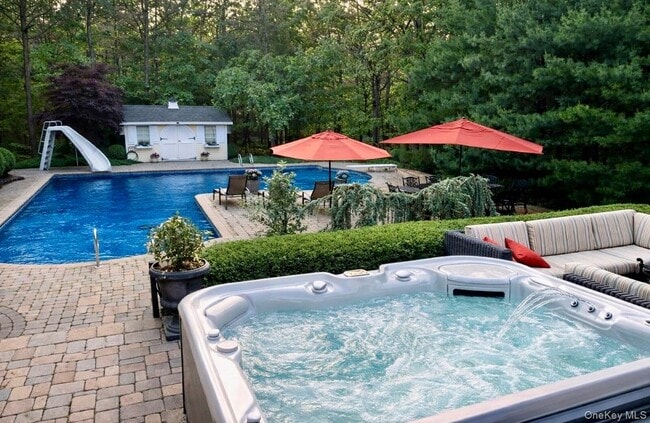 Photo - 10 Messina Ave