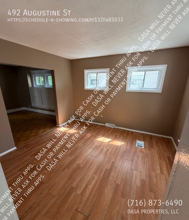Photo - 492 Augustine St