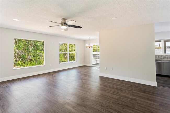 Photo - 616 Water Rd