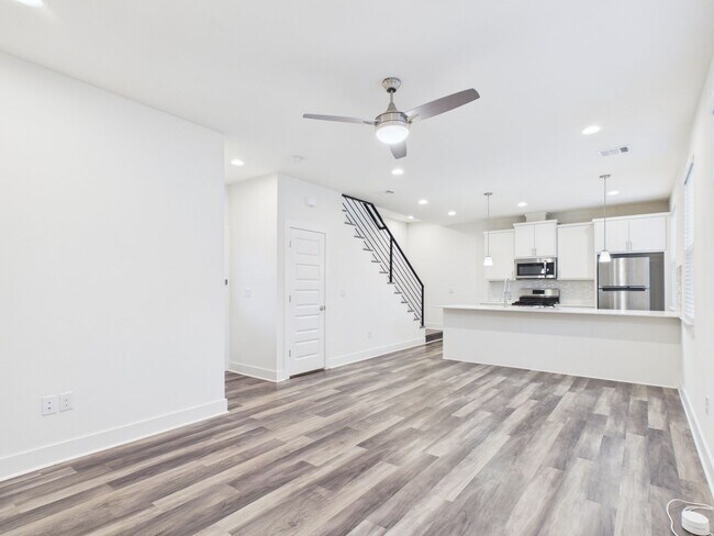 Photo - 6102 Caddie St