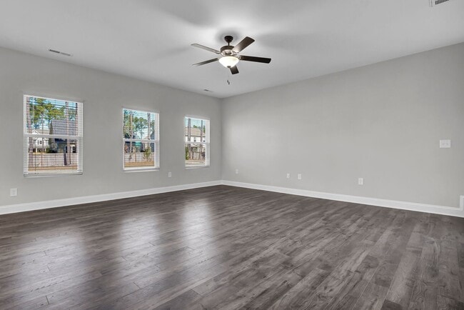Photo - 203 E Red Head Cir