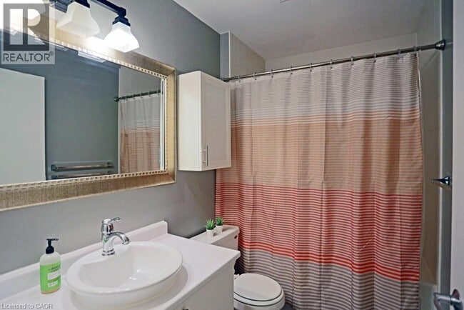 Photo - 404 King St W Unit 113