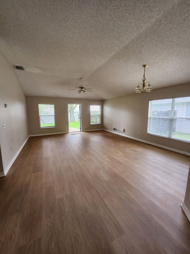Photo - 4 BEDRROM HOME IN DESIRABLE AREA IN WEST MELBOURNE