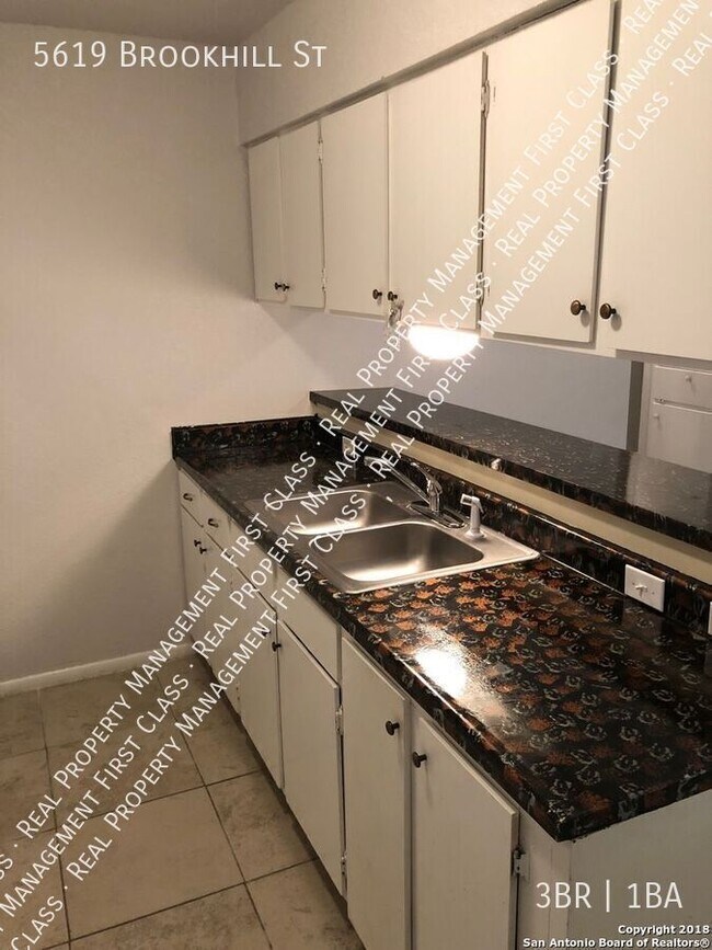 Photo - 5619 Brookhill St