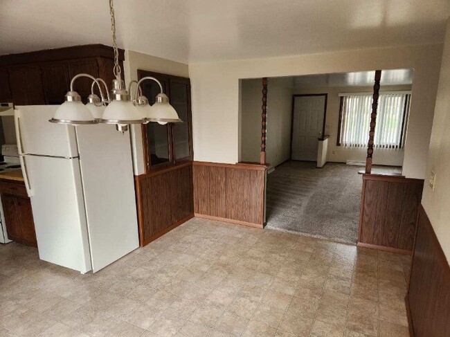 Photo - 2845 Woodale Ave