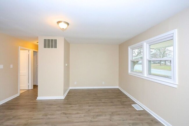 Photo - 2 Bedroom in Lawrence