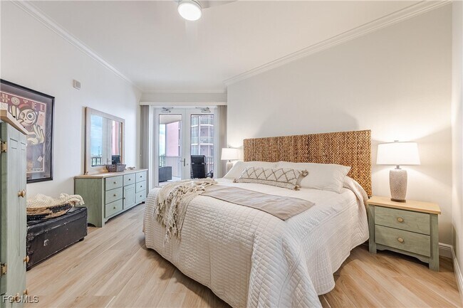 Photo - 2745 First St Unidad 705