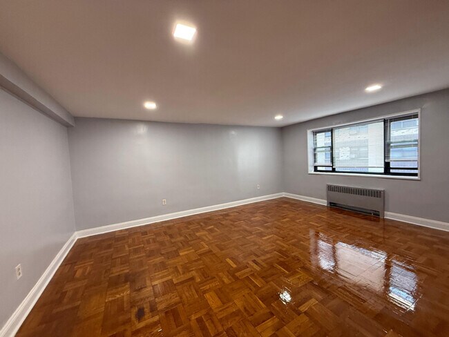 Photo - 56 S Munn Ave