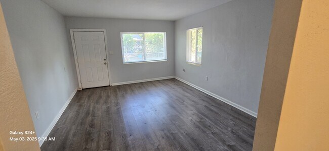 Photo - 1505 18th Ave Dr W