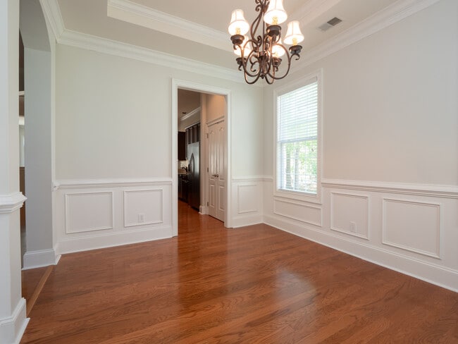 Photo - 1814 Tennyson Row