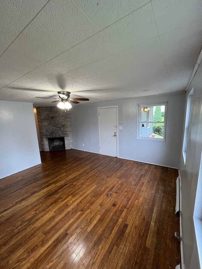 Photo - 420 N Franklin St