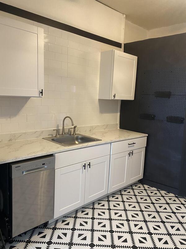 Photo - 91 W Simpson St
