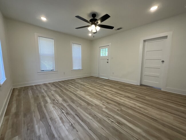 Photo - 317 N Naid St