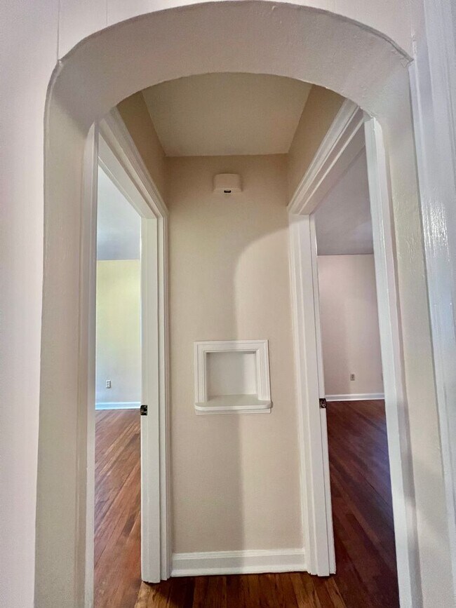 Photo - b931-935 Unit b935