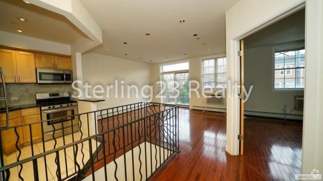 Building Photo - 2 bedroom in Astoria NY 11106 Unit 4F Rental