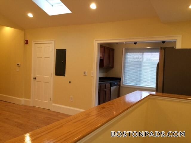 Photo - 208 Holland St Unit 2