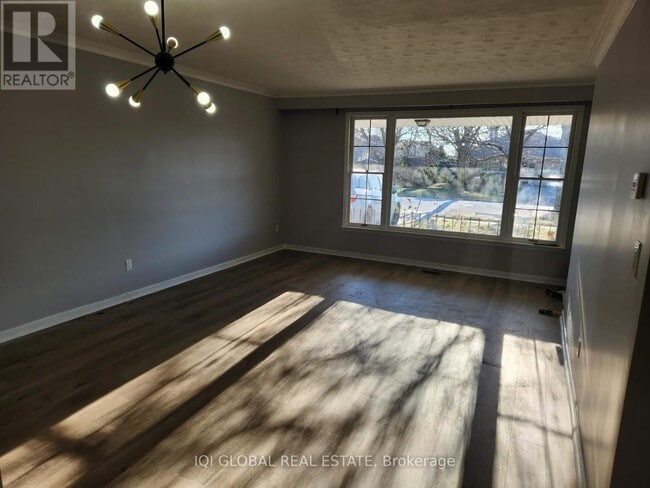 Photo - 2143 Linby St