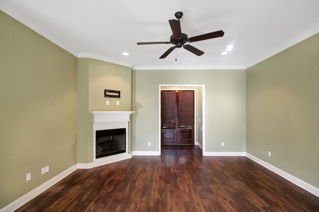 Photo - 165 Harvey Cir